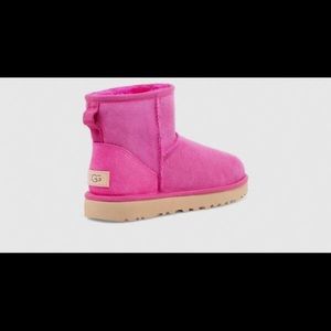 EUC RARE UGG Classic Mini in Weatherized Cotton
